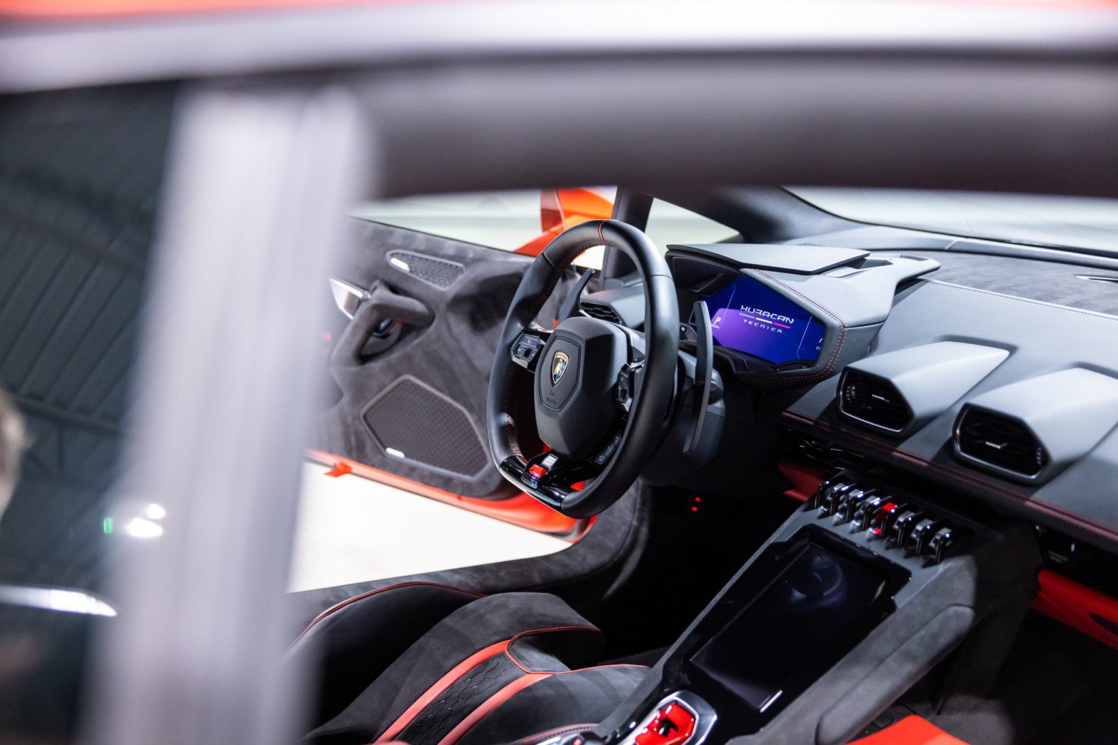 Used 2023 Lamborghini Huracan Tecnica RWD image 35