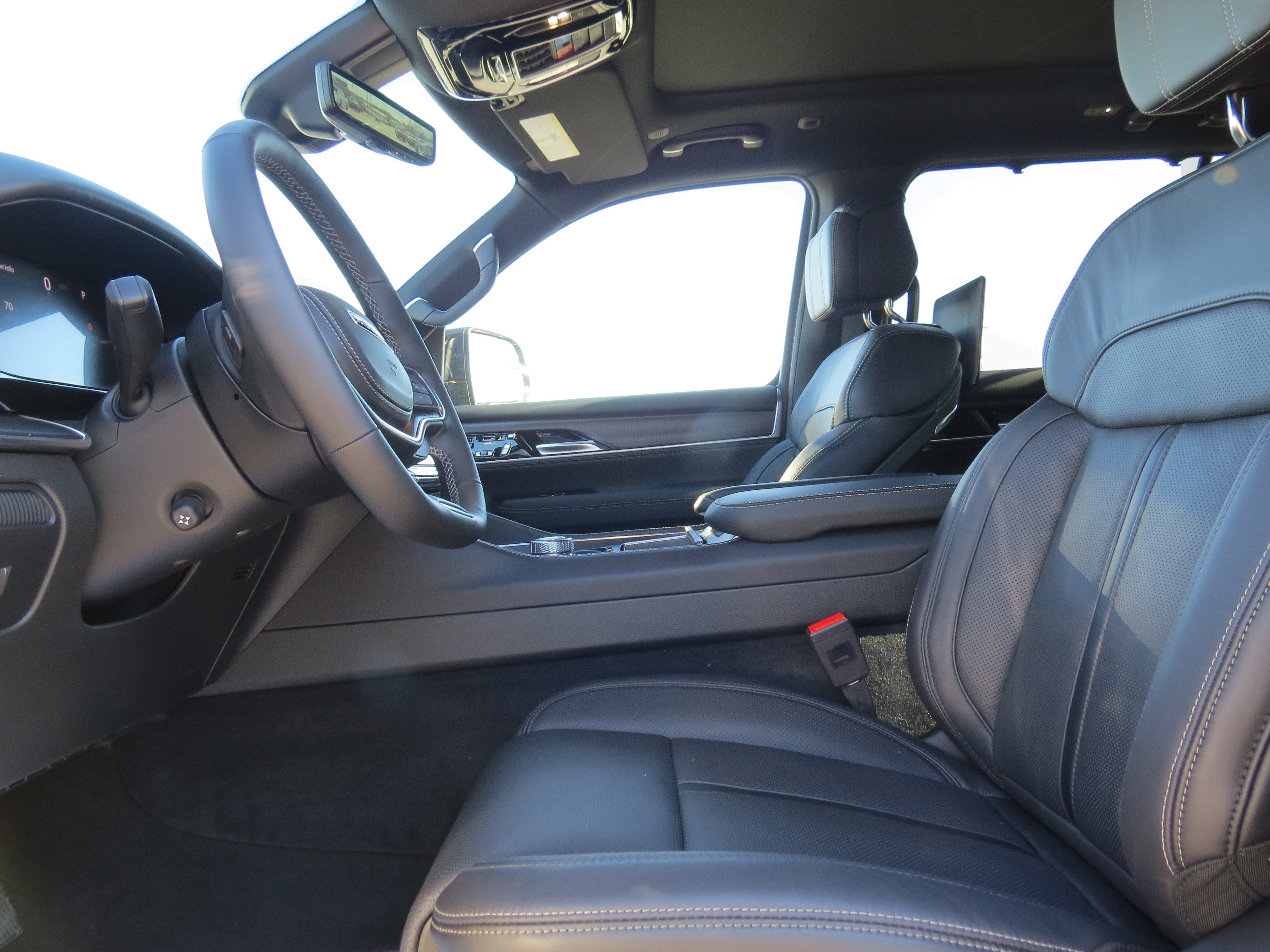 New 2026 Jeep Grand Wagoneer Summit w/ Rear Seat Video Group I AWD/4WD image 19