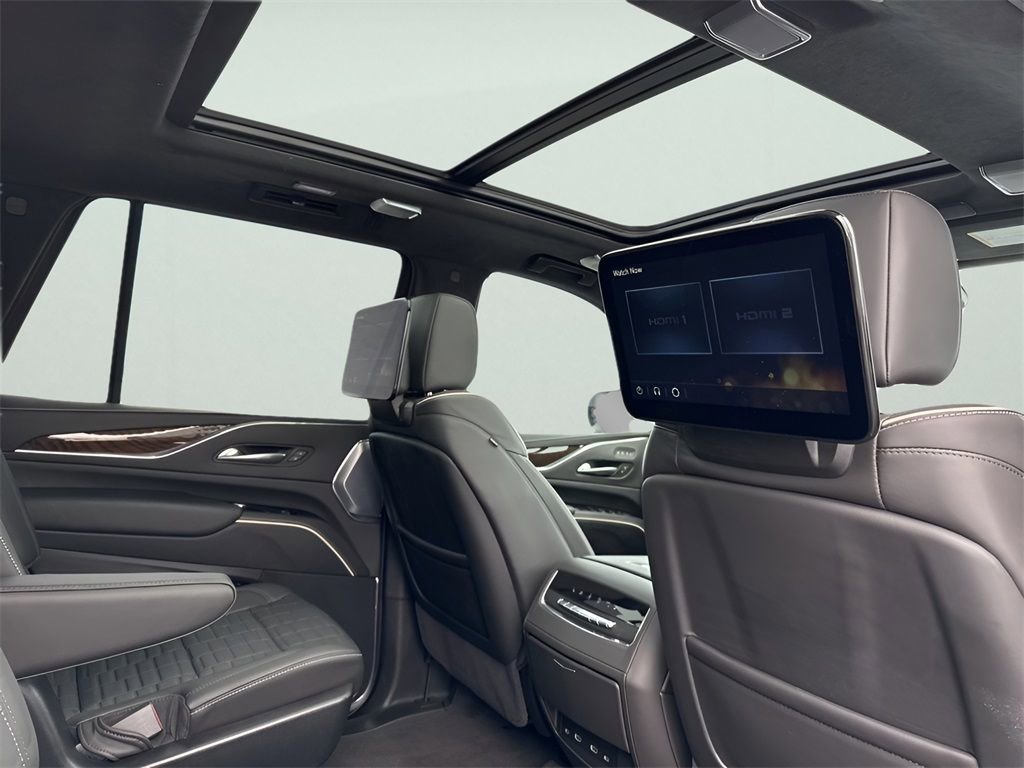Used 2024 Cadillac Escalade Premium Luxury Platinum image 17