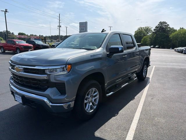 Used 2024 Chevrolet Silverado 1500 LT AWD/4WD image 4