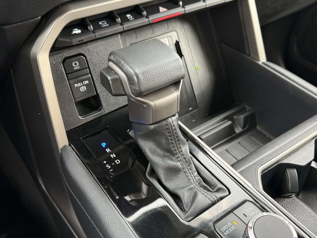 Used 2023 Toyota Tundra Limited AWD/4WD image 6