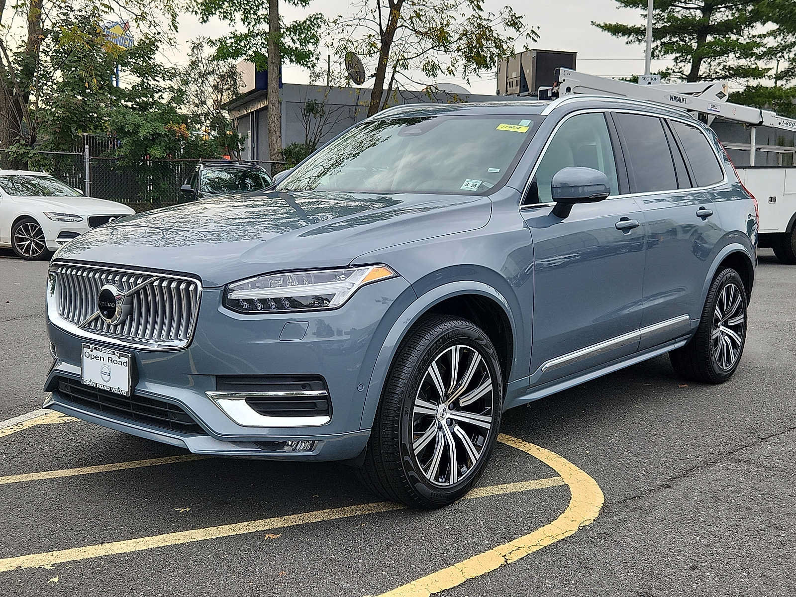Used 2023 Volvo XC90 B6 Plus w/ Protection Package AWD/4WD image 3