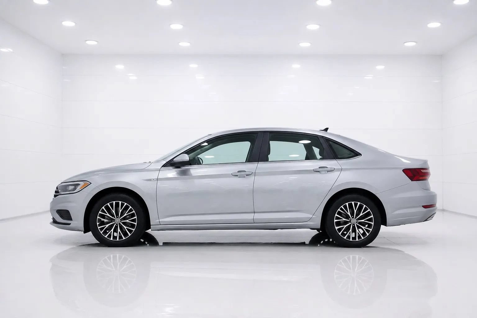 Used 2019 Volkswagen Jetta SEL FWD image 2