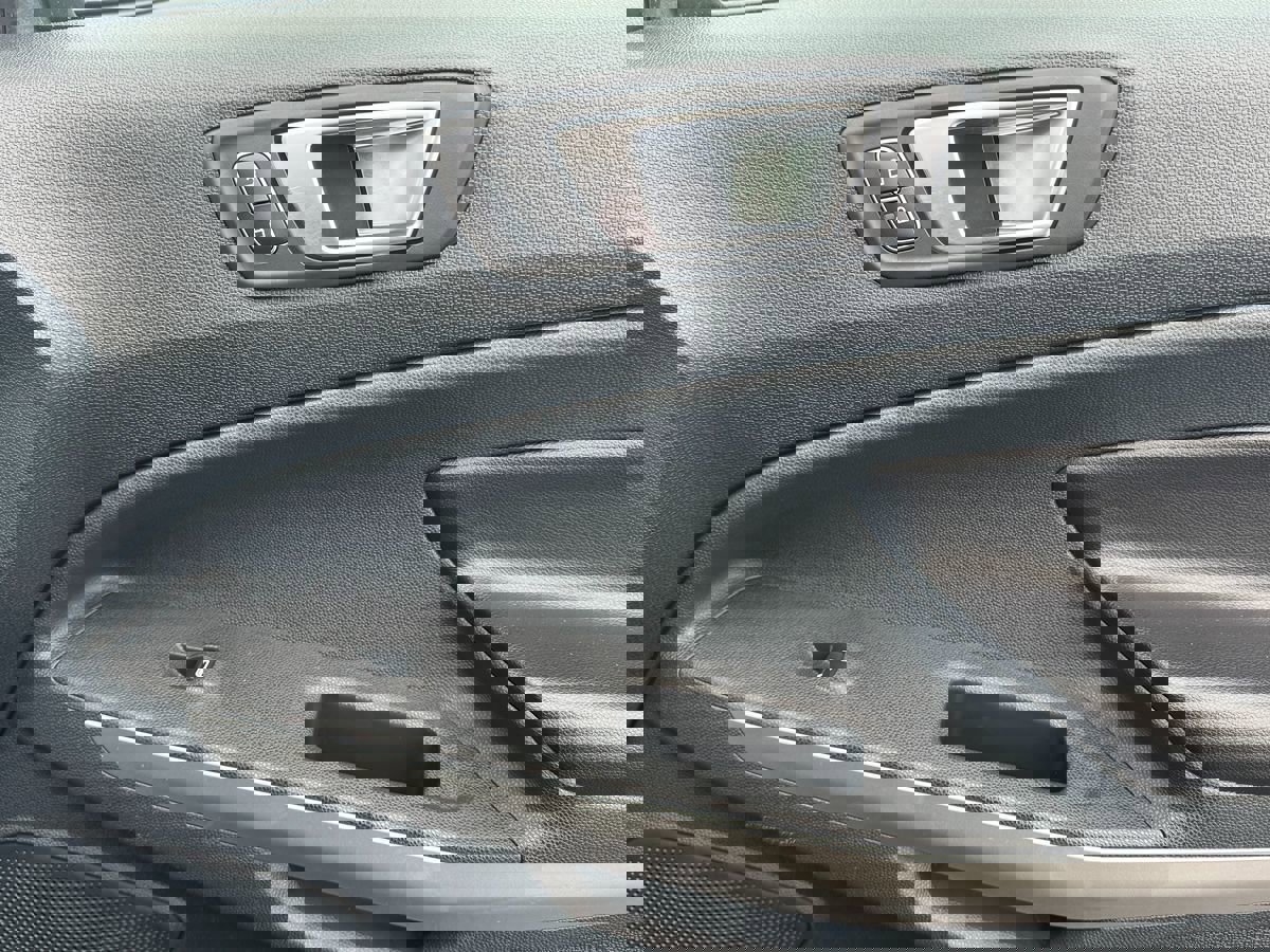 Used 2018 Ford EcoSport Titanium w/ Titanium Cold Weather Package image 17