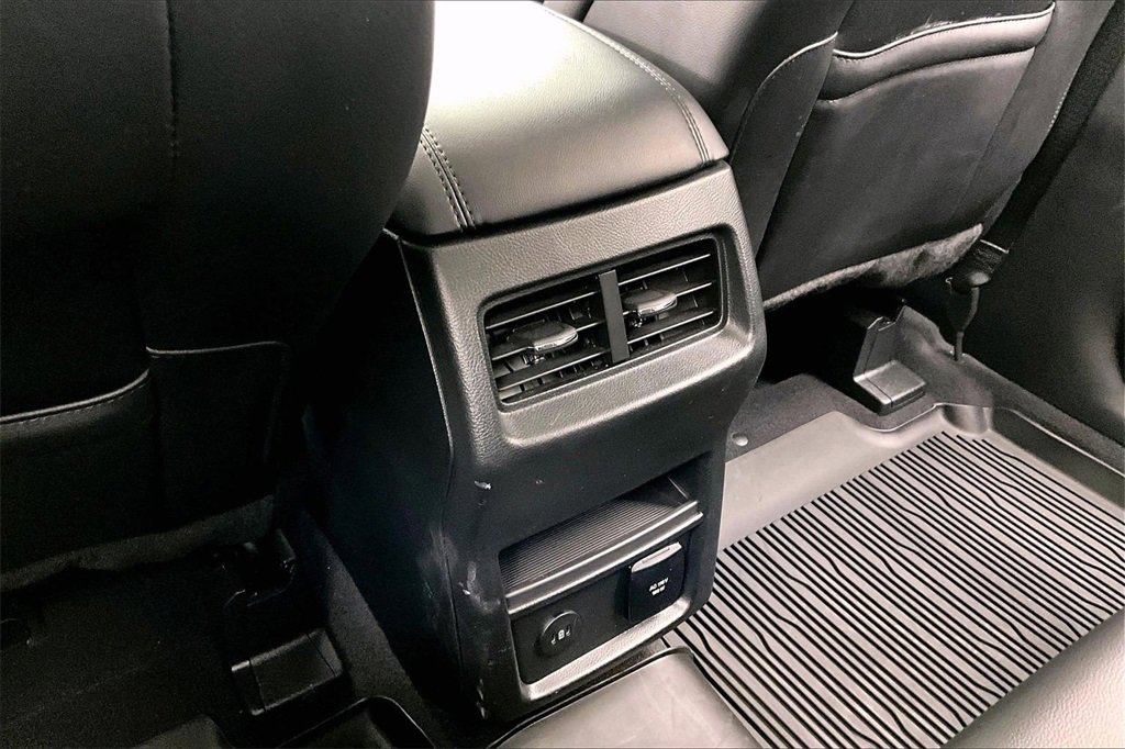 Used 2024 Ford Edge SEL w/ Convenience Package image 33