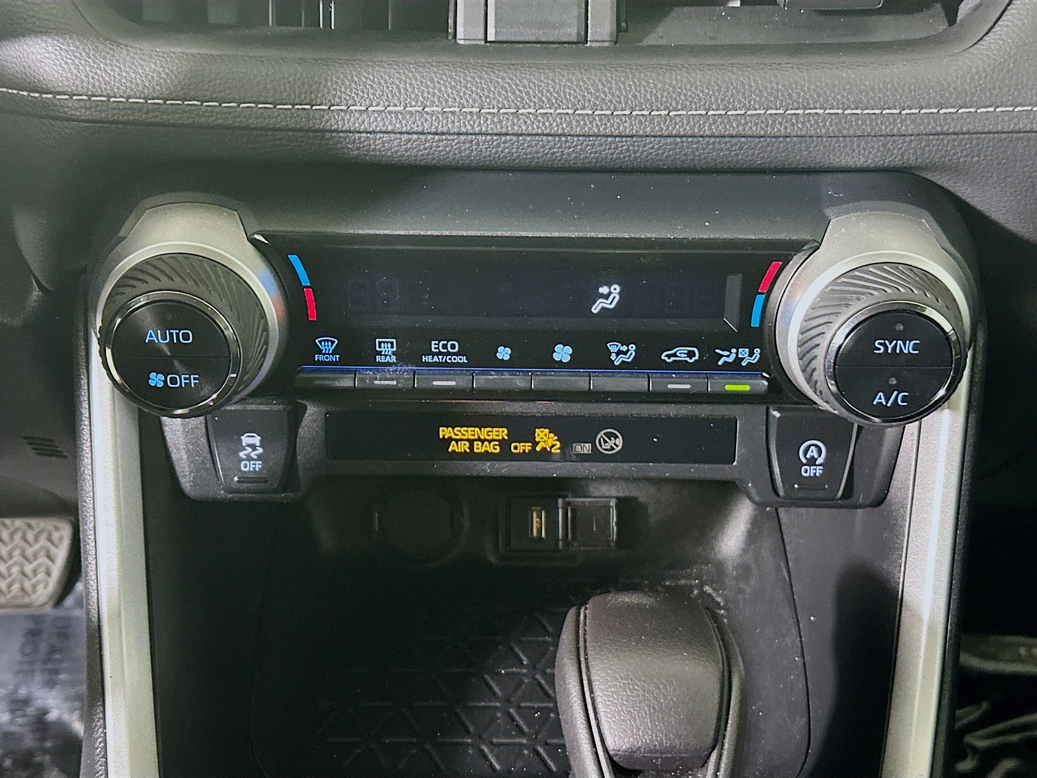 Used 2021 Toyota RAV4 XLE FWD image 23