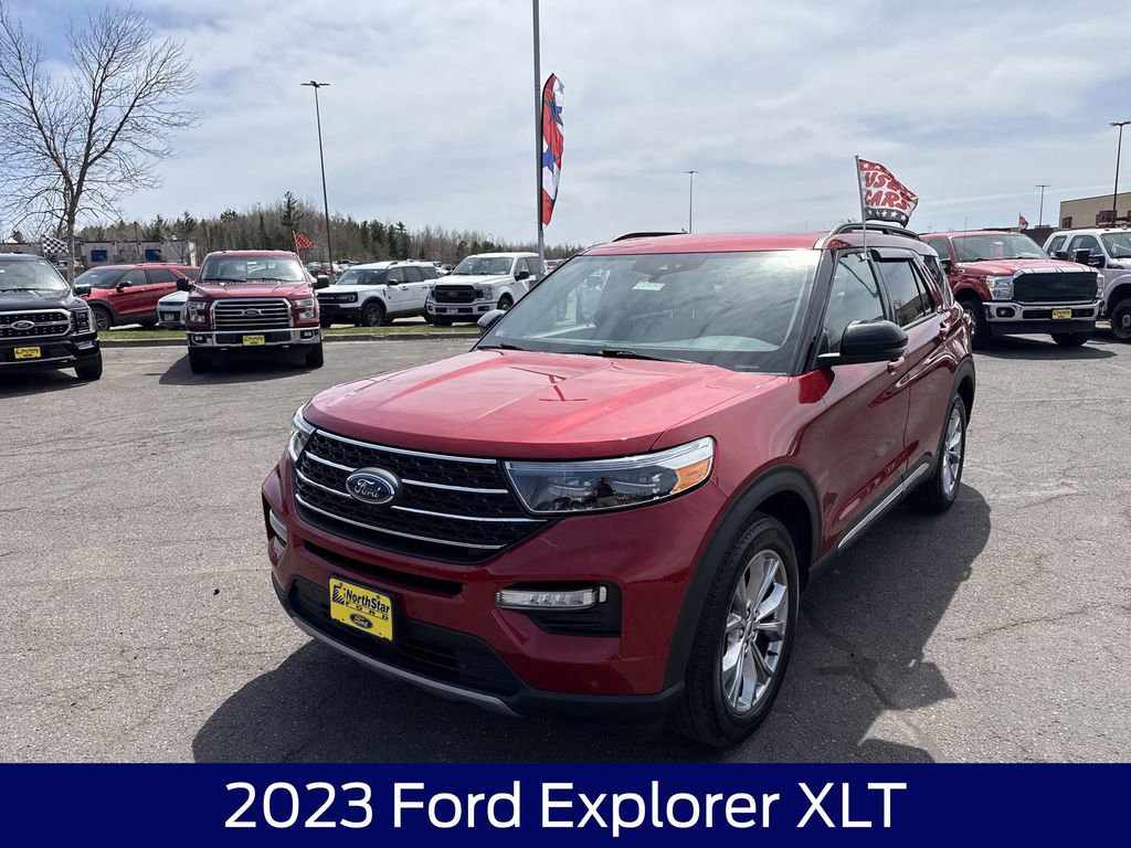 Used 2023 Ford Explorer XLT w/ Equipment Group 202A AWD/4WD image 3