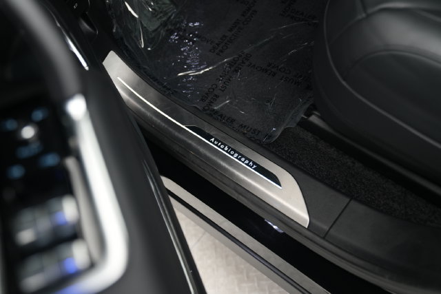 Used 2023 Land Rover Range Rover Autobiography AWD/4WD image 14