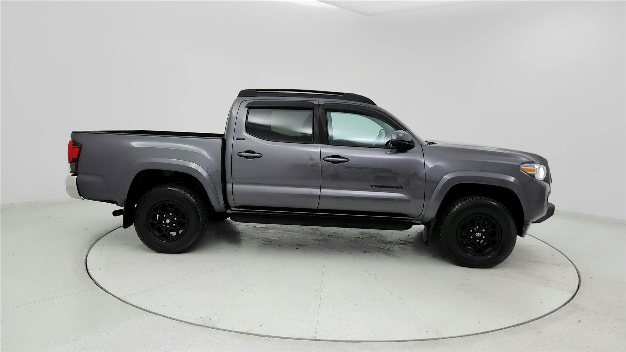 Used 2022 Toyota Tacoma SR5 AWD/4WD image 6