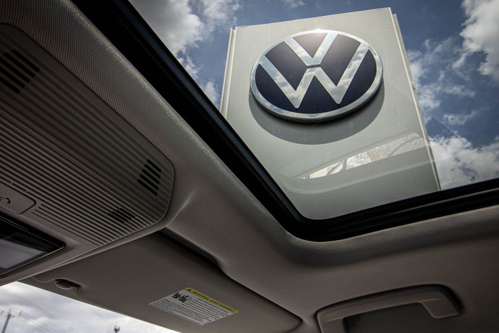 New 2026 Volkswagen Tiguan SE FWD image 48