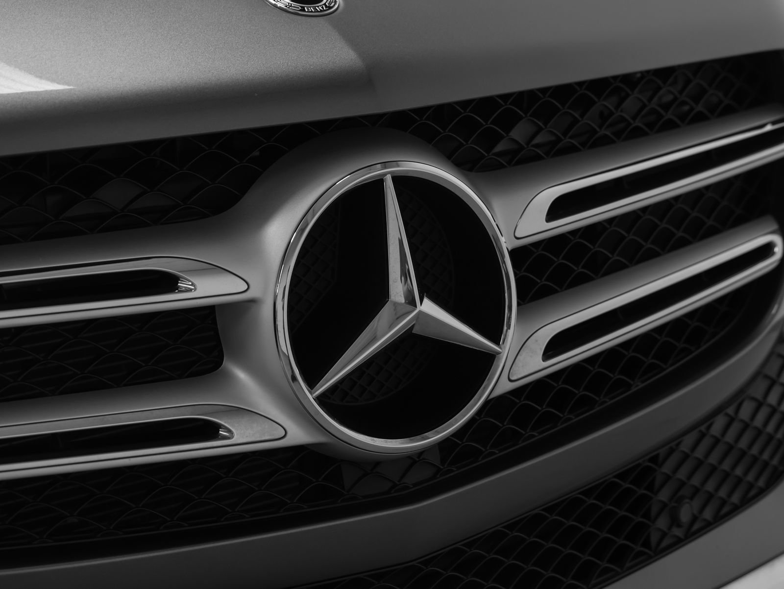 Used 2018 Mercedes-Benz GLE 350 4MATIC image 2