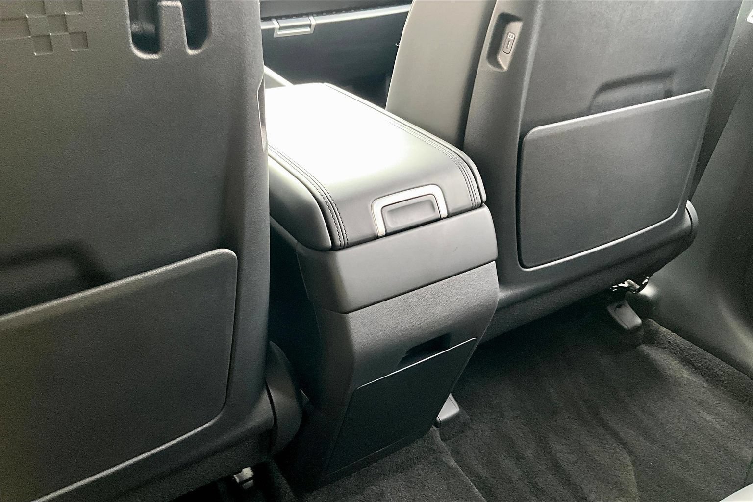 Used 2025 Hyundai Santa Fe SEL FWD image 11