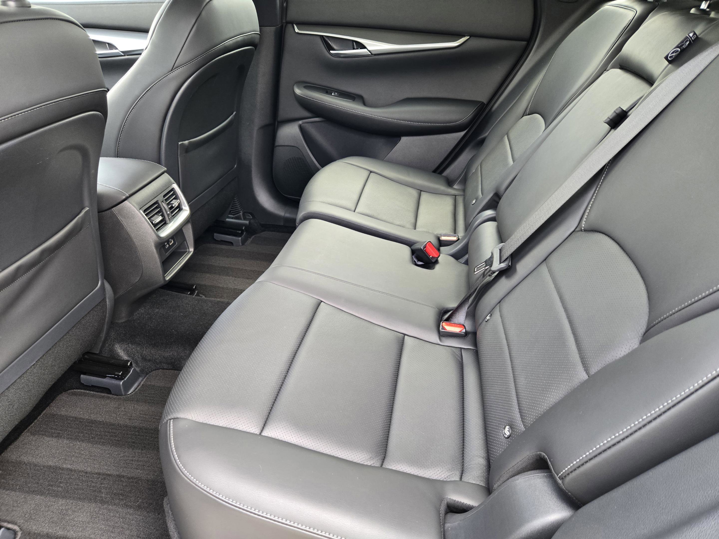 Used 2025 INFINITI QX50 Luxe AWD/4WD image 31