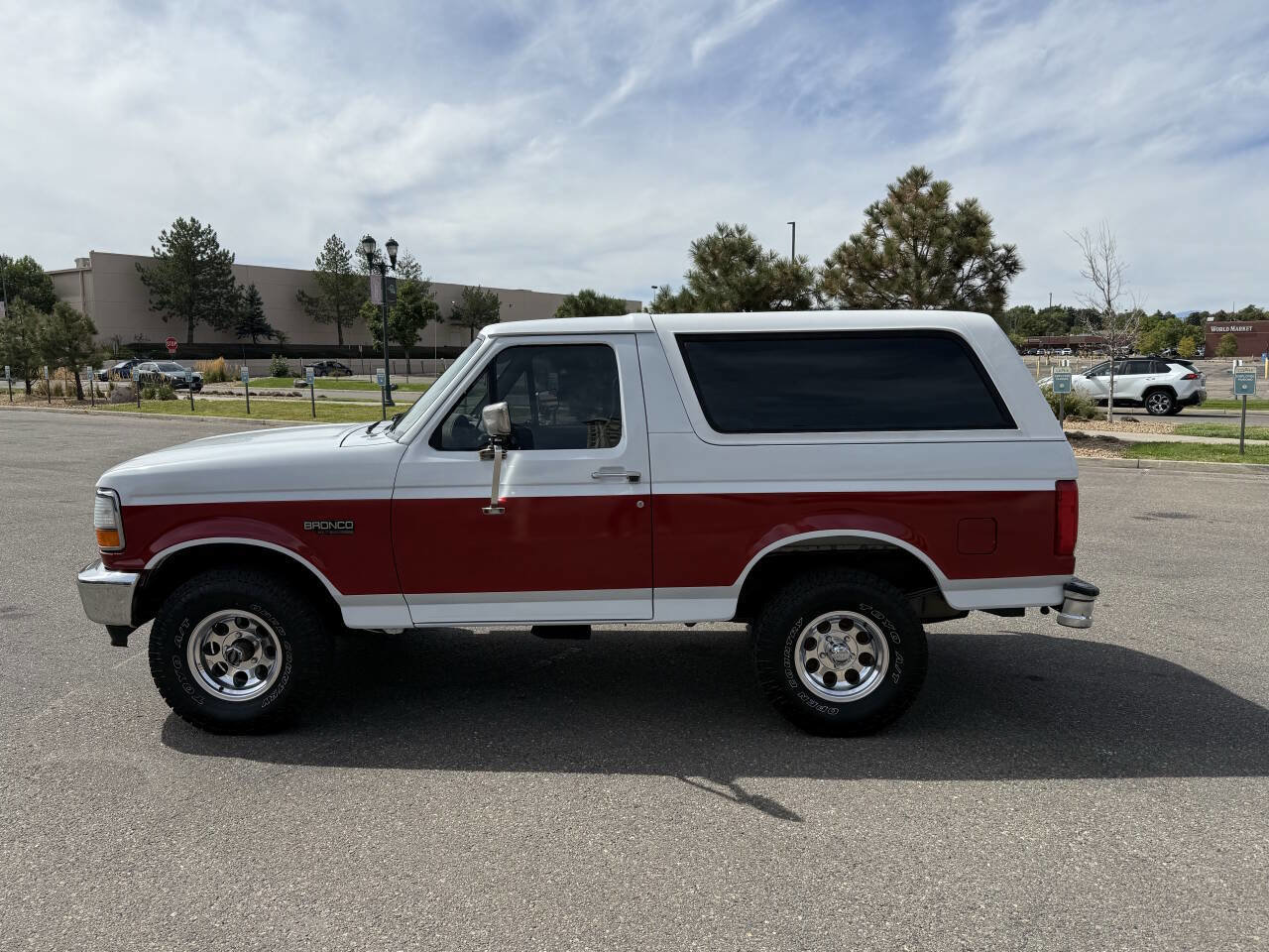 Used 1996 Ford Bronco XLT image 9