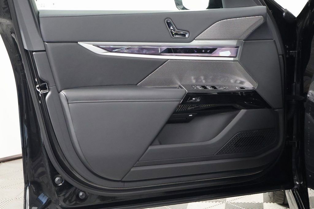 New 2026 BMW 760i xDrive w/ Executive Package image 7