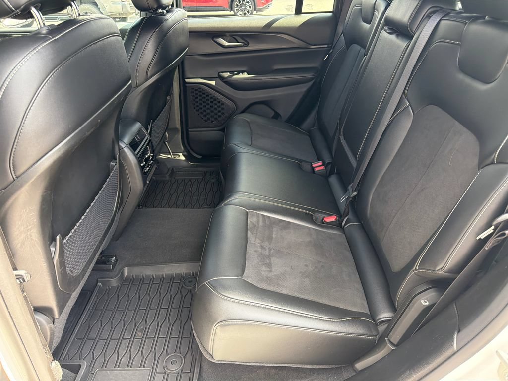 Used 2024 Jeep Grand Cherokee Altitude AWD/4WD image 21
