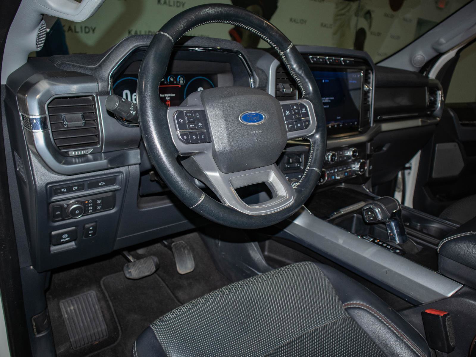 Used 2021 Ford F150 Lariat image 6