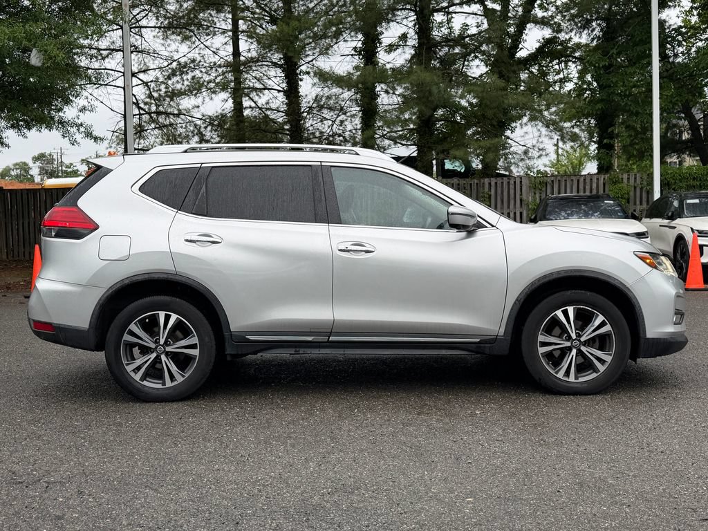Used 2017 Nissan Rogue SL AWD/4WD image 8