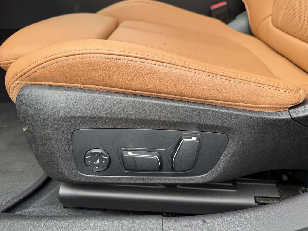 Used 2026 BMW 330i xDrive Sedan AWD/4WD image 24