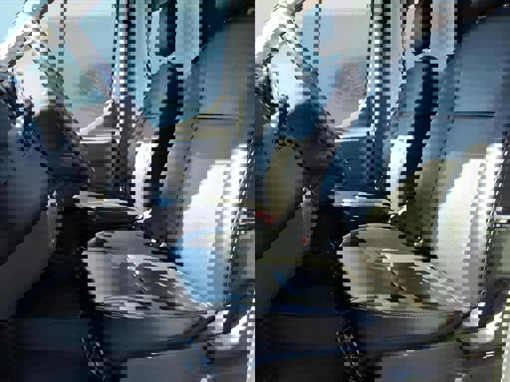 Used 2021 Ford Transit 350 DRW w/ Exterior Upgrade Package image 17