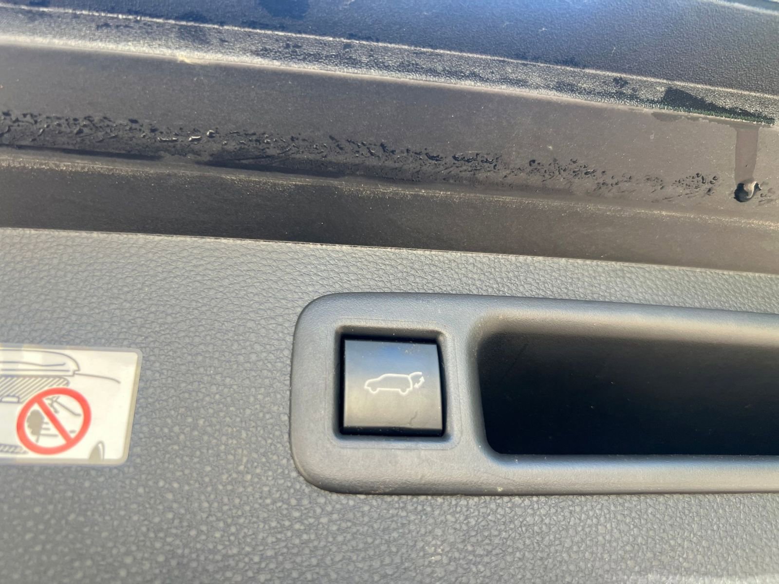 Used 2025 Toyota Highlander LE FWD image 21