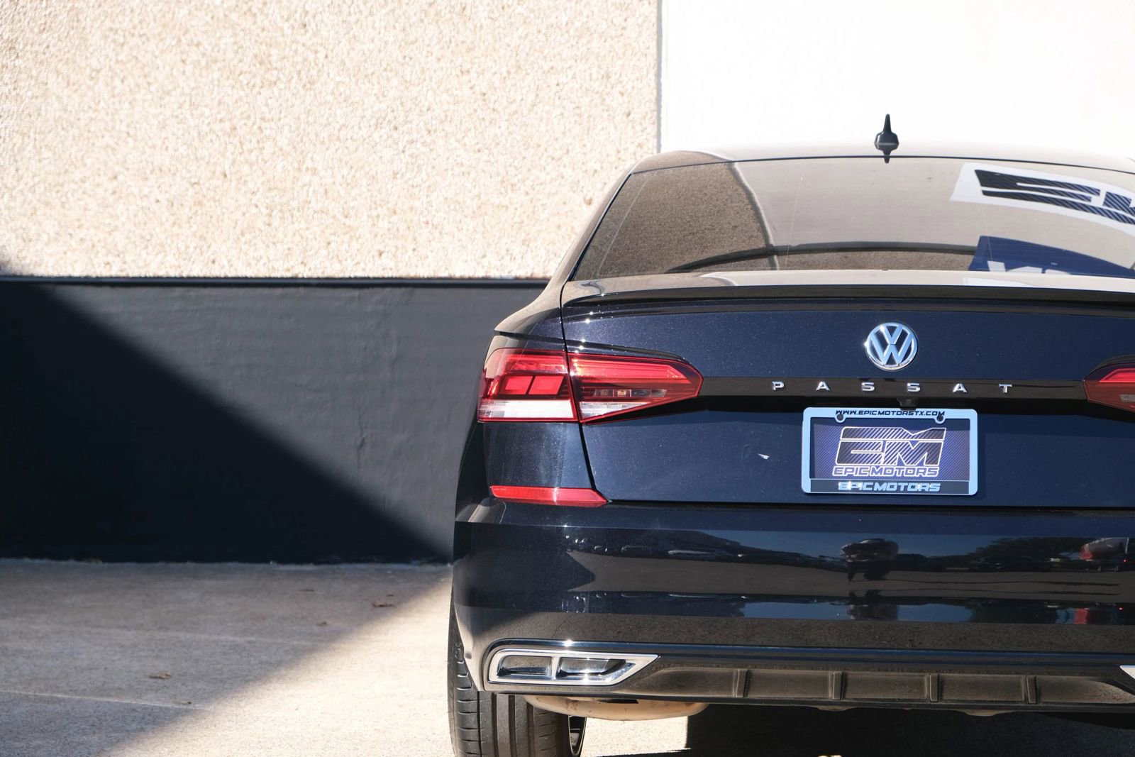 Used 2022 Volkswagen Passat 2.0T R-Line FWD image 9