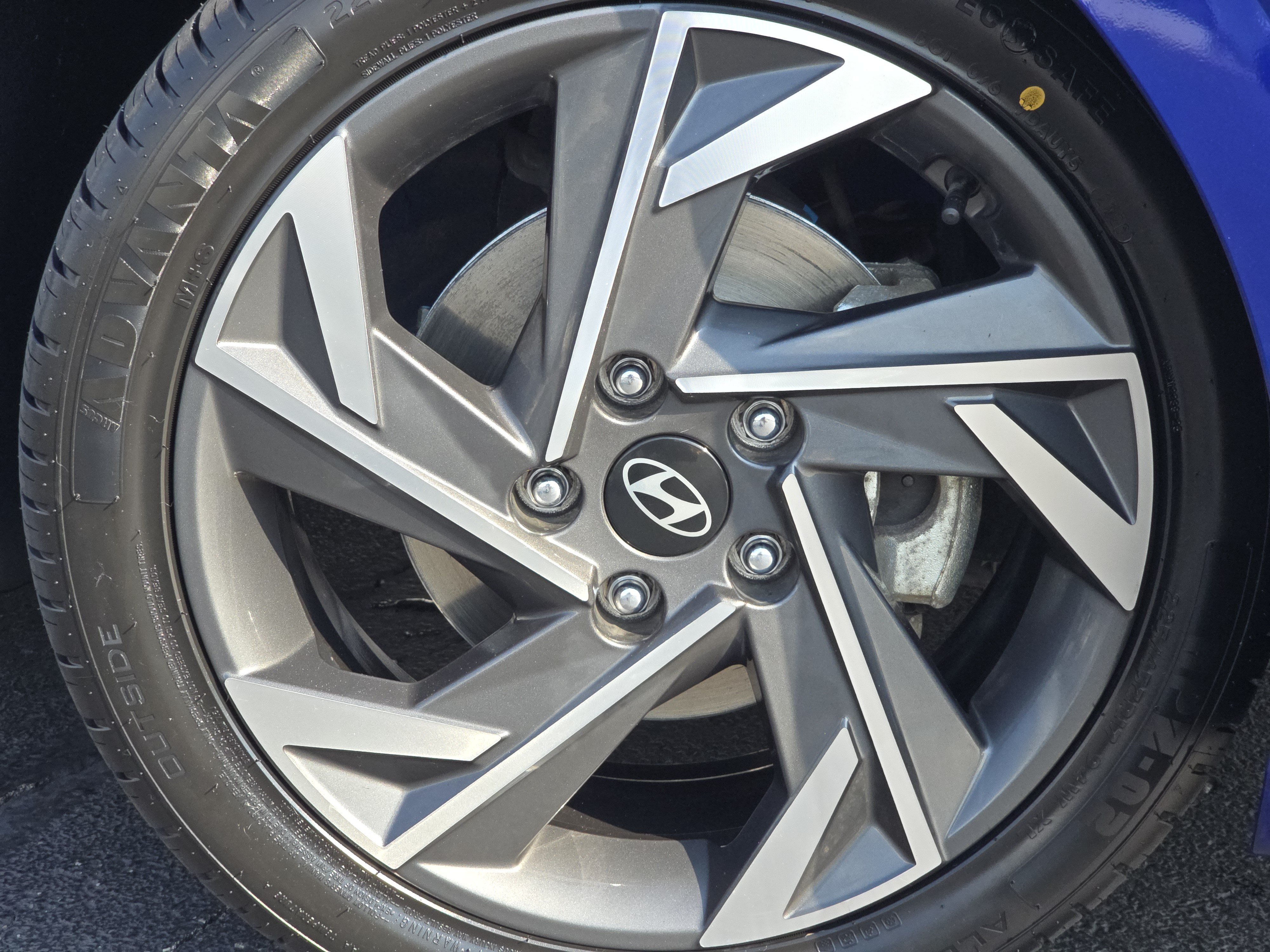 Used 2024 Hyundai Elantra SEL w/ Convenience Package FWD image 16