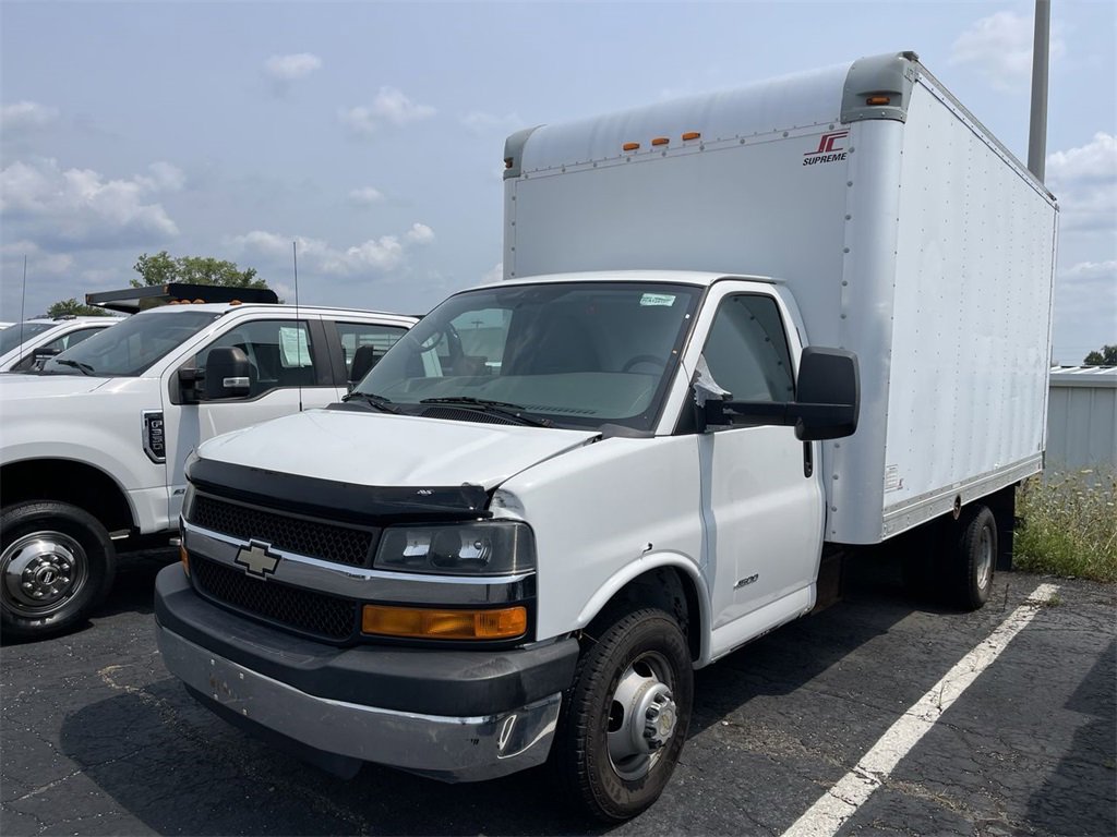 Used 2014 Chevrolet Express 4500 w/ RV Package image 4