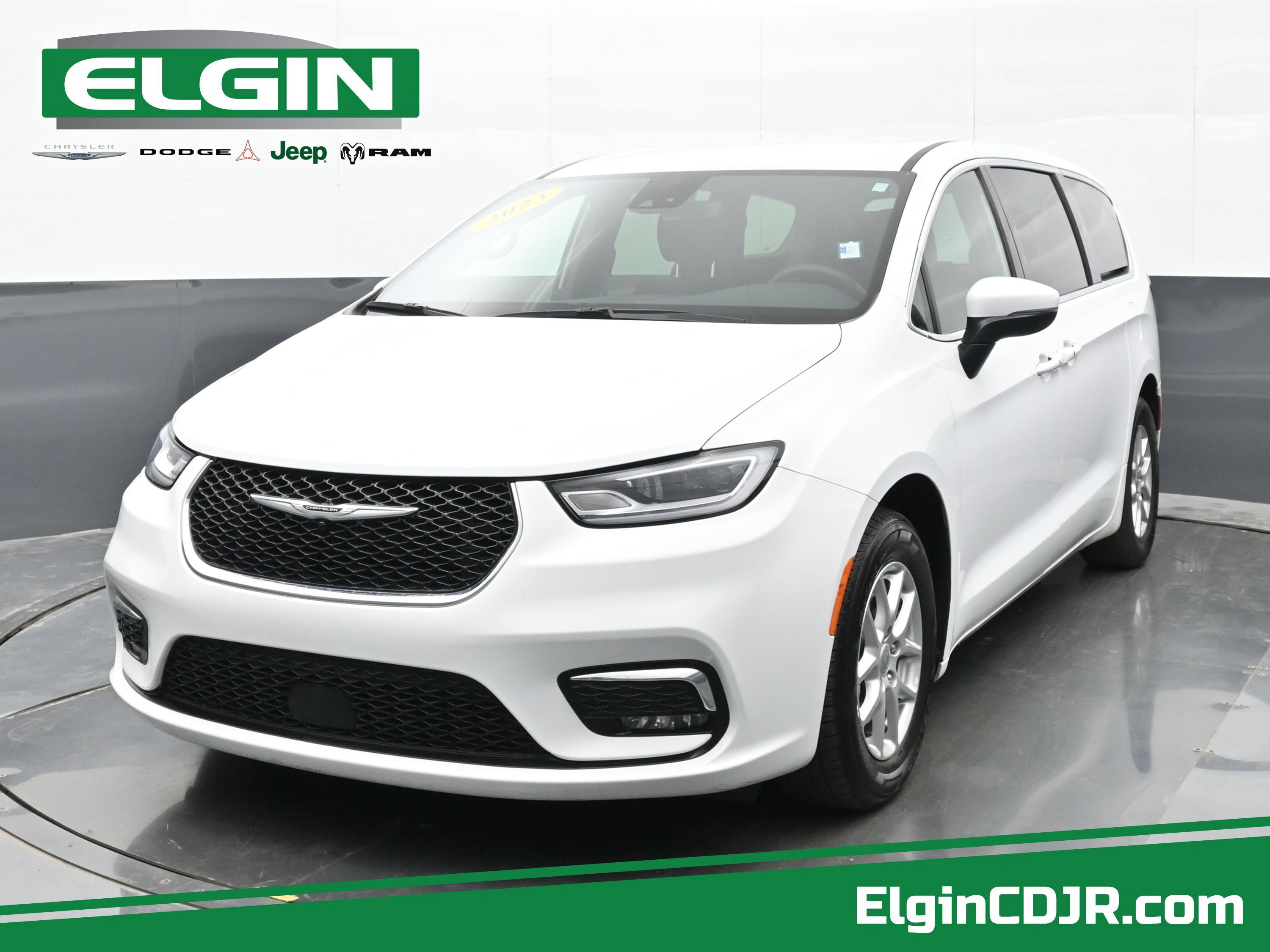 Used 2023 Chrysler Pacifica Touring