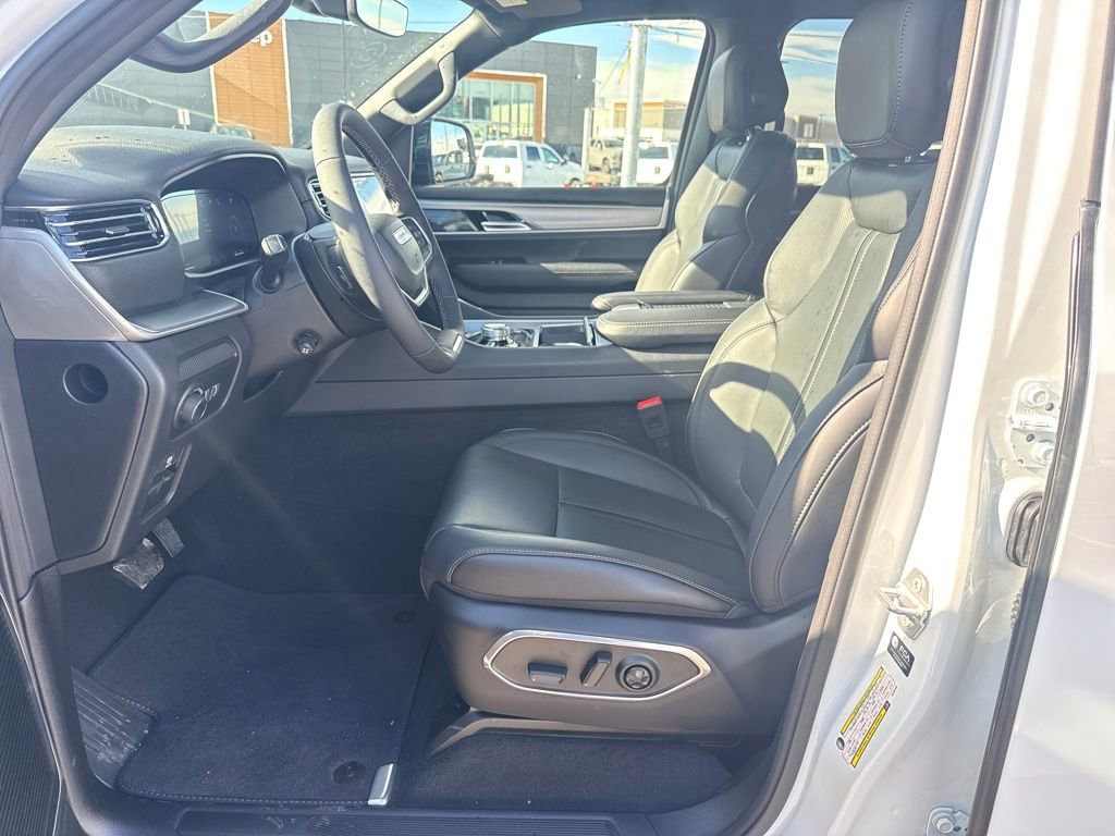 New 2026 Jeep Grand Wagoneer L 4WD w/ Premium Group I image 26