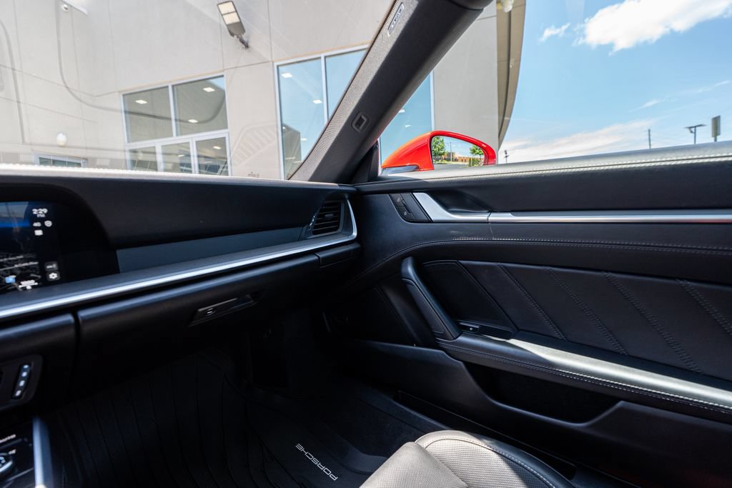 Used 2025 Porsche 911 Carrera RWD image 45