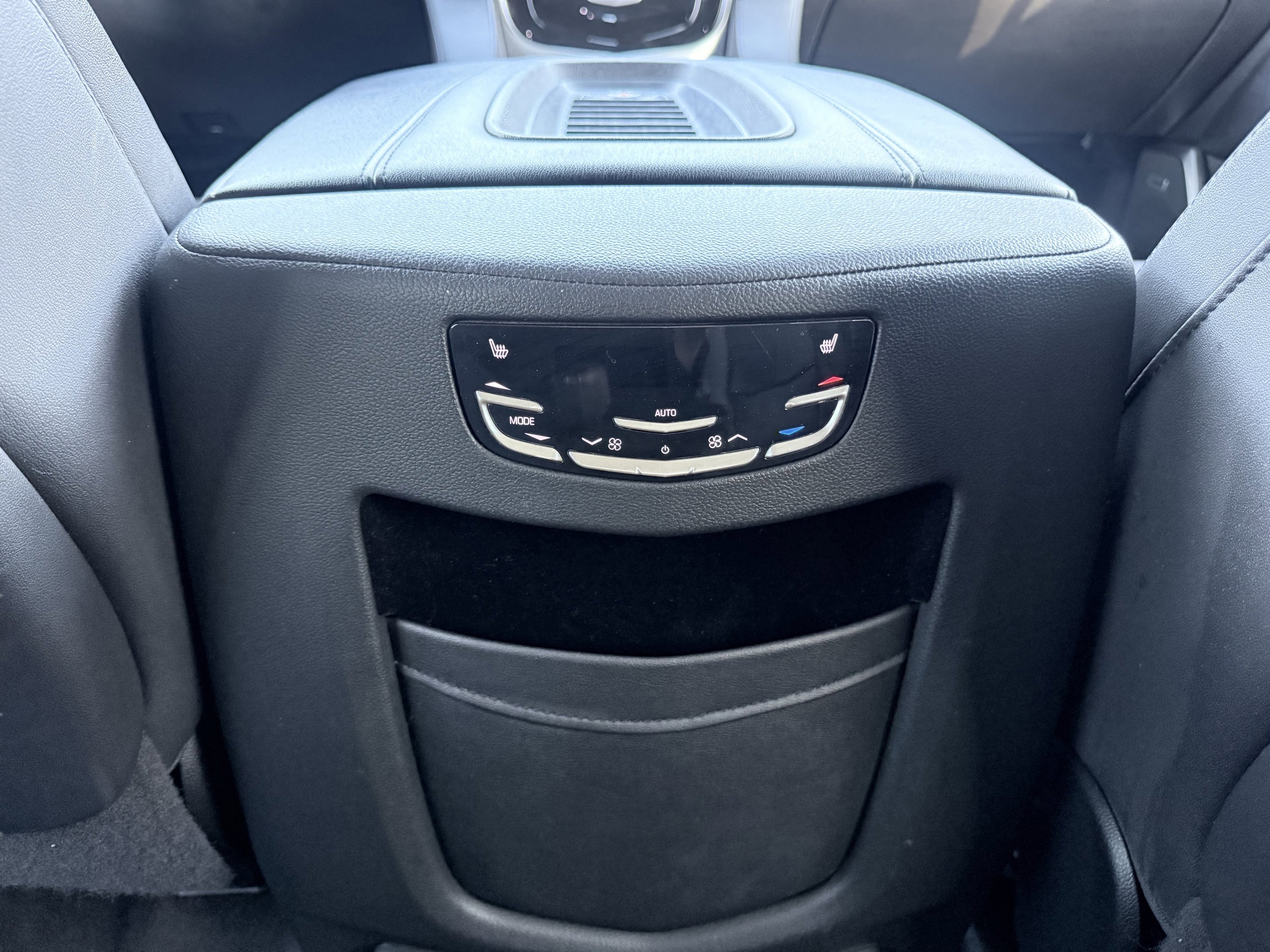 Used 2020 Cadillac Escalade ESV 2WD image 42