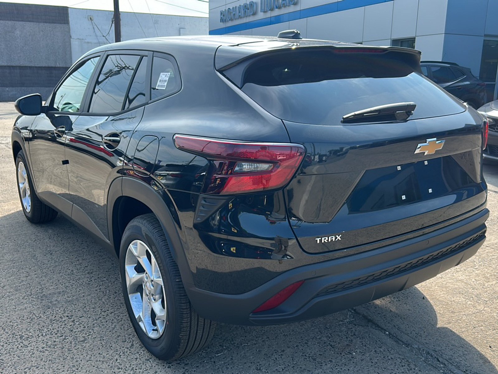 New 2026 Chevrolet Trax LS w/ LS Convenience Package FWD image 9