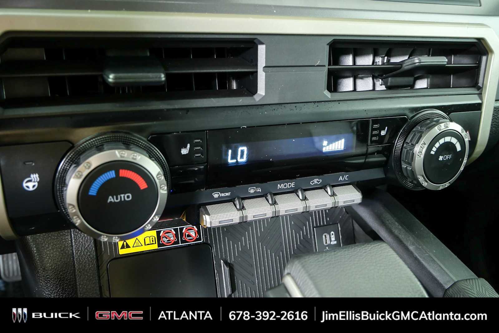 Used 2024 Toyota Tacoma SR5 AWD/4WD image 15