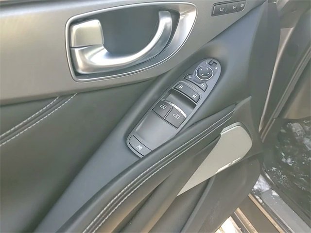 Used 2022 INFINITI Q60 3.0t Luxe w/ Essential Package image 12