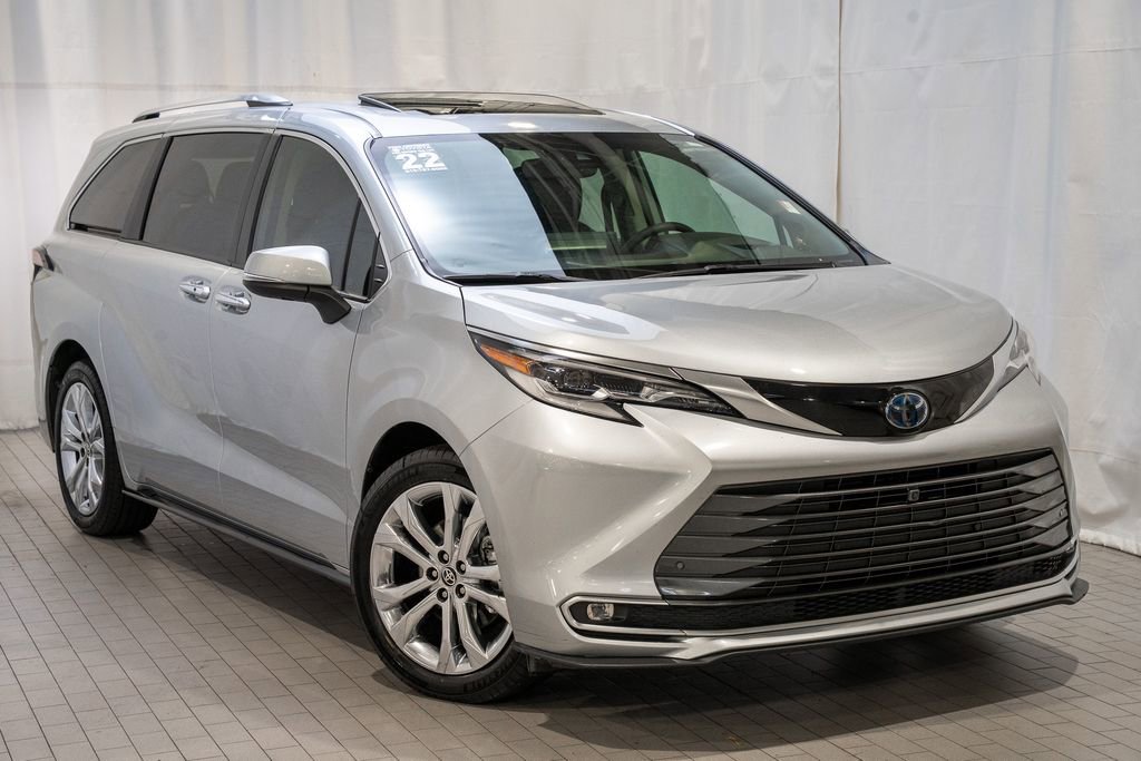 Used 2022 Toyota Sienna Platinum image 1