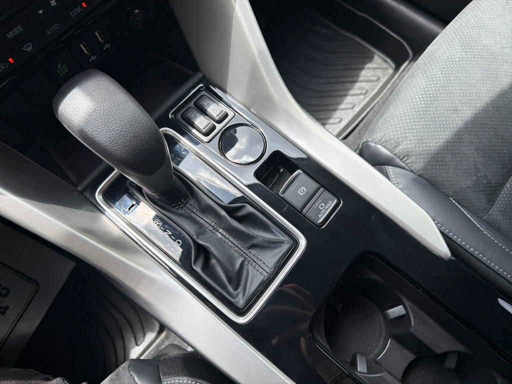 Used 2022 Mitsubishi Eclipse Cross SE FWD image 18