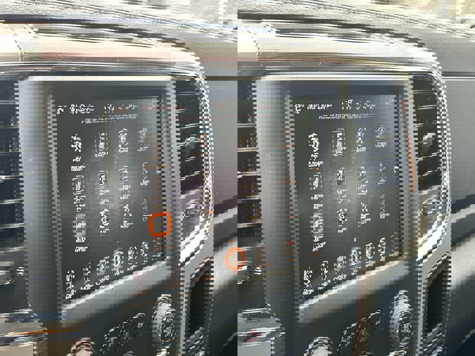 Used 2015 RAM 2500 Laramie w/ Protection Group image 13