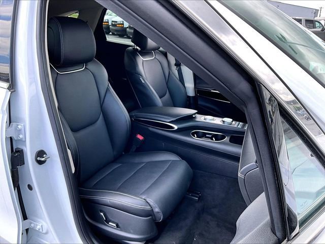 Used 2025 Genesis GV70 2.5T AWD/4WD image 11