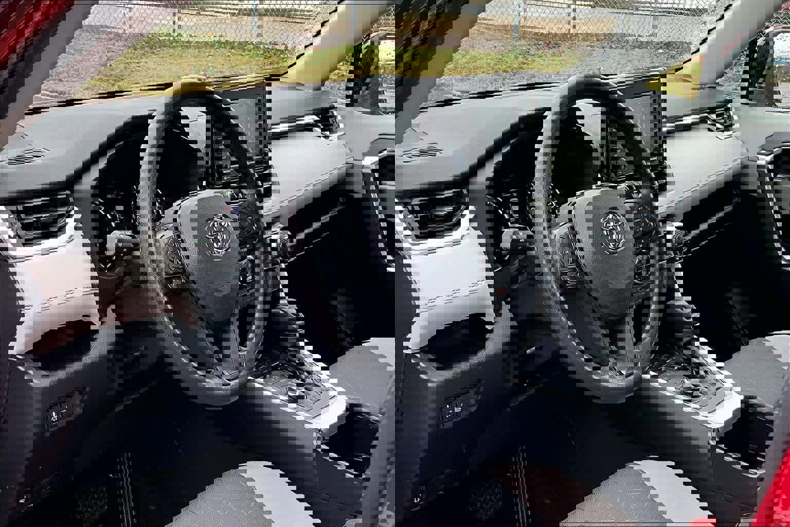 Used 2022 Toyota RAV4 XLE image 15