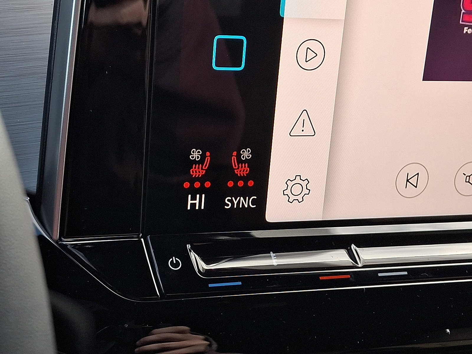 New 2026 Volkswagen Atlas Cross Sport SE AWD/4WD image 16