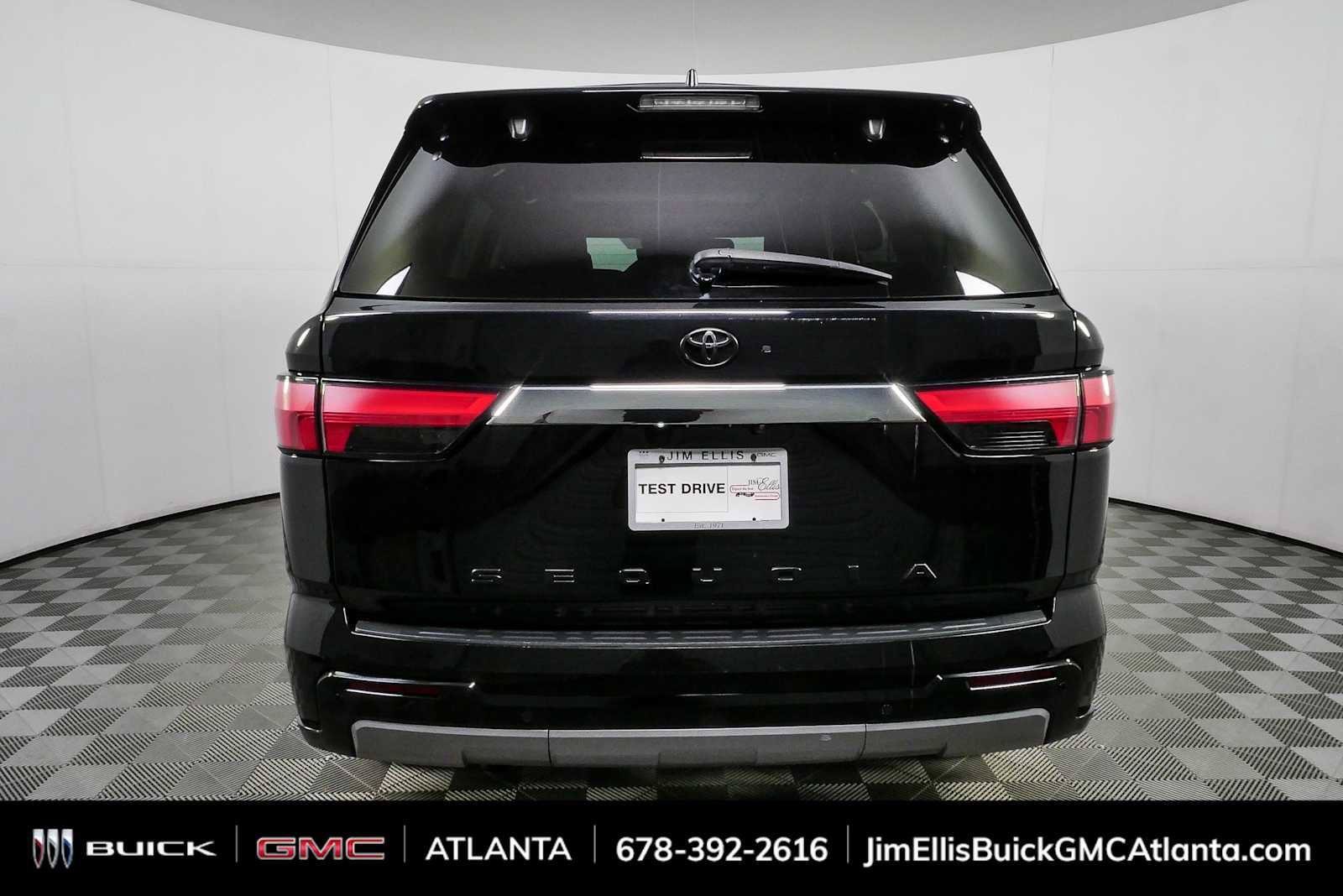 Used 2024 Toyota Sequoia Limited w/ Tow Technology Package AWD/4WD image 28