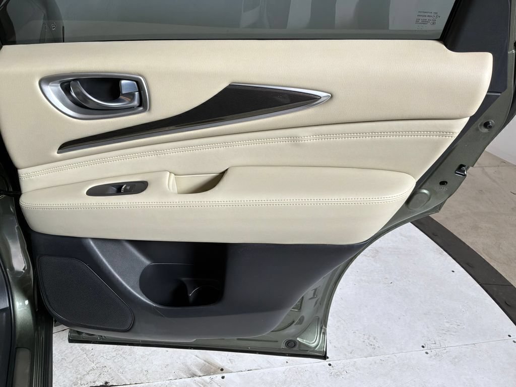 Used 2017 INFINITI QX60 FWD w/ Premium Plus Package image 16