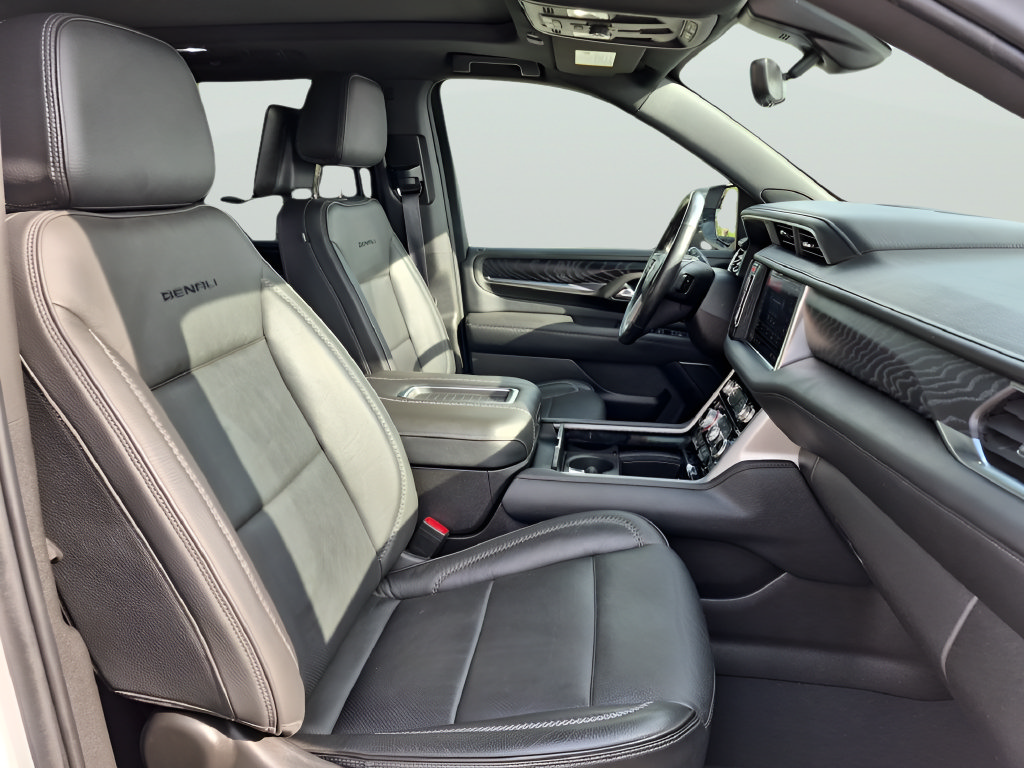 Used 2021 GMC Yukon Denali w/ Denali Premium Package RWD image 37