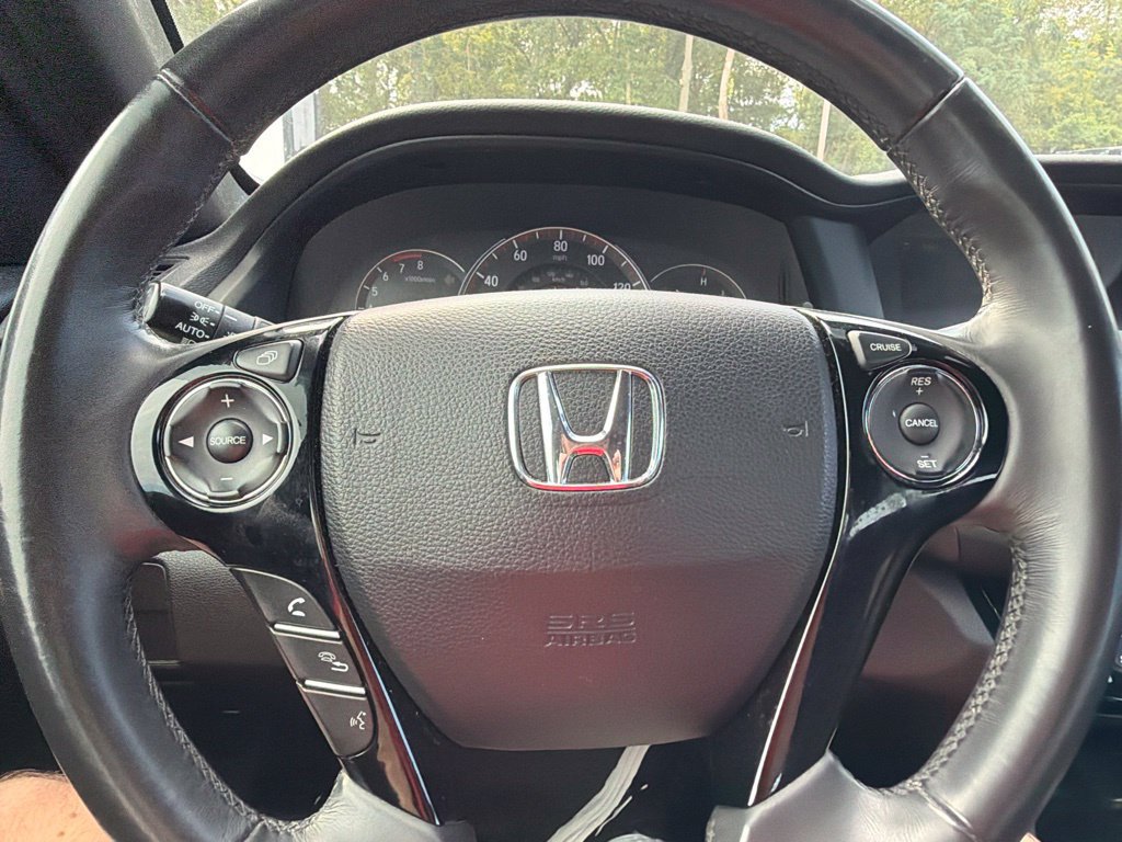 Used 2017 Honda Accord Sport image 19