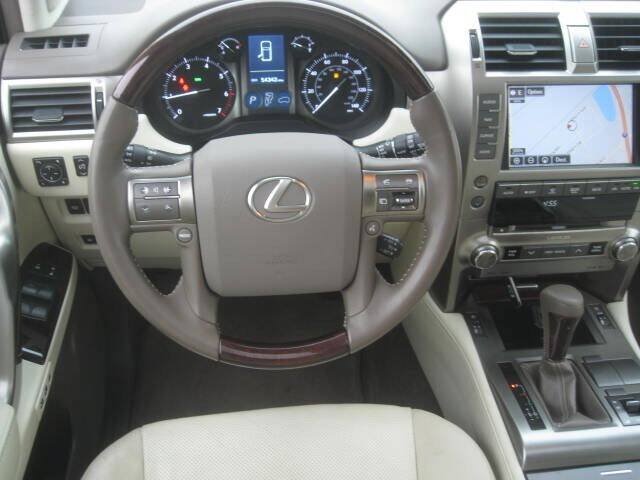 Used 2015 Lexus GX 460 w/ Premium Package AWD/4WD image 16