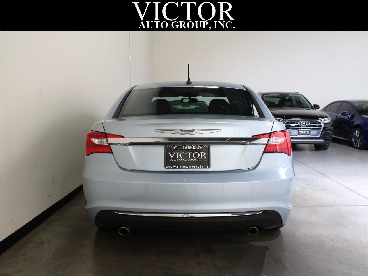 Used 2013 Chrysler 200 Limited FWD image 9