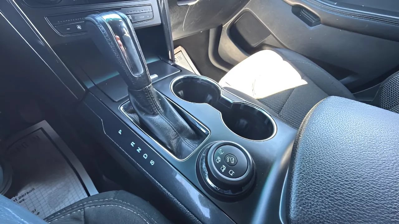 Used 2016 Ford Explorer XLT AWD/4WD image 15