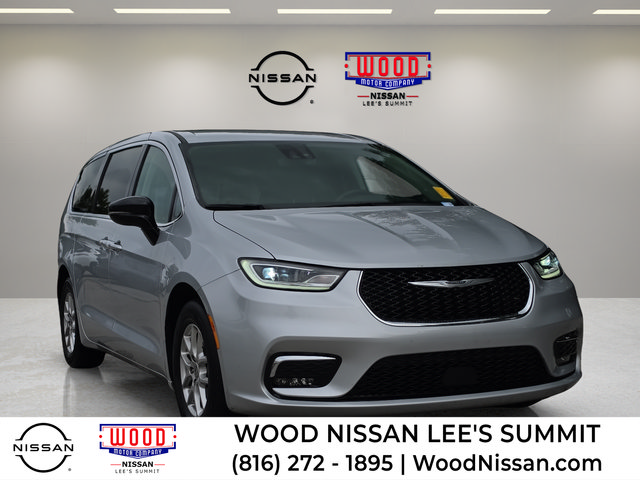 Used 2024 Chrysler Pacifica Touring-L