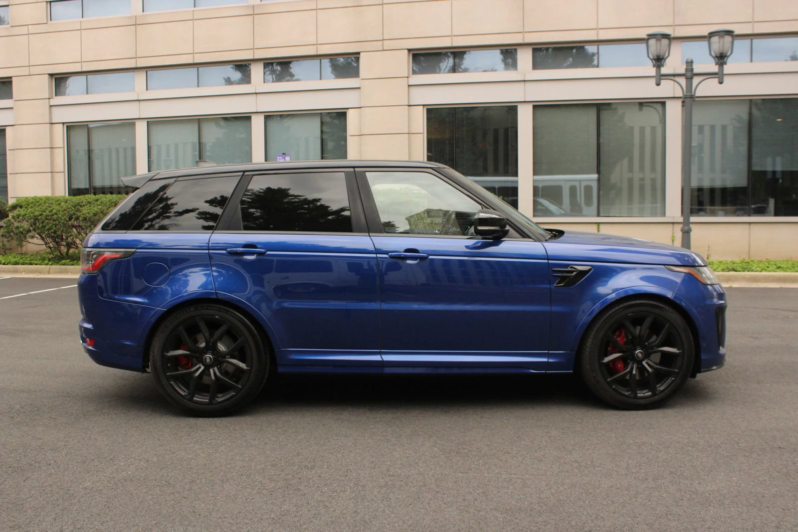 Used 2019 Land Rover Range Rover Sport SVR AWD/4WD image 6